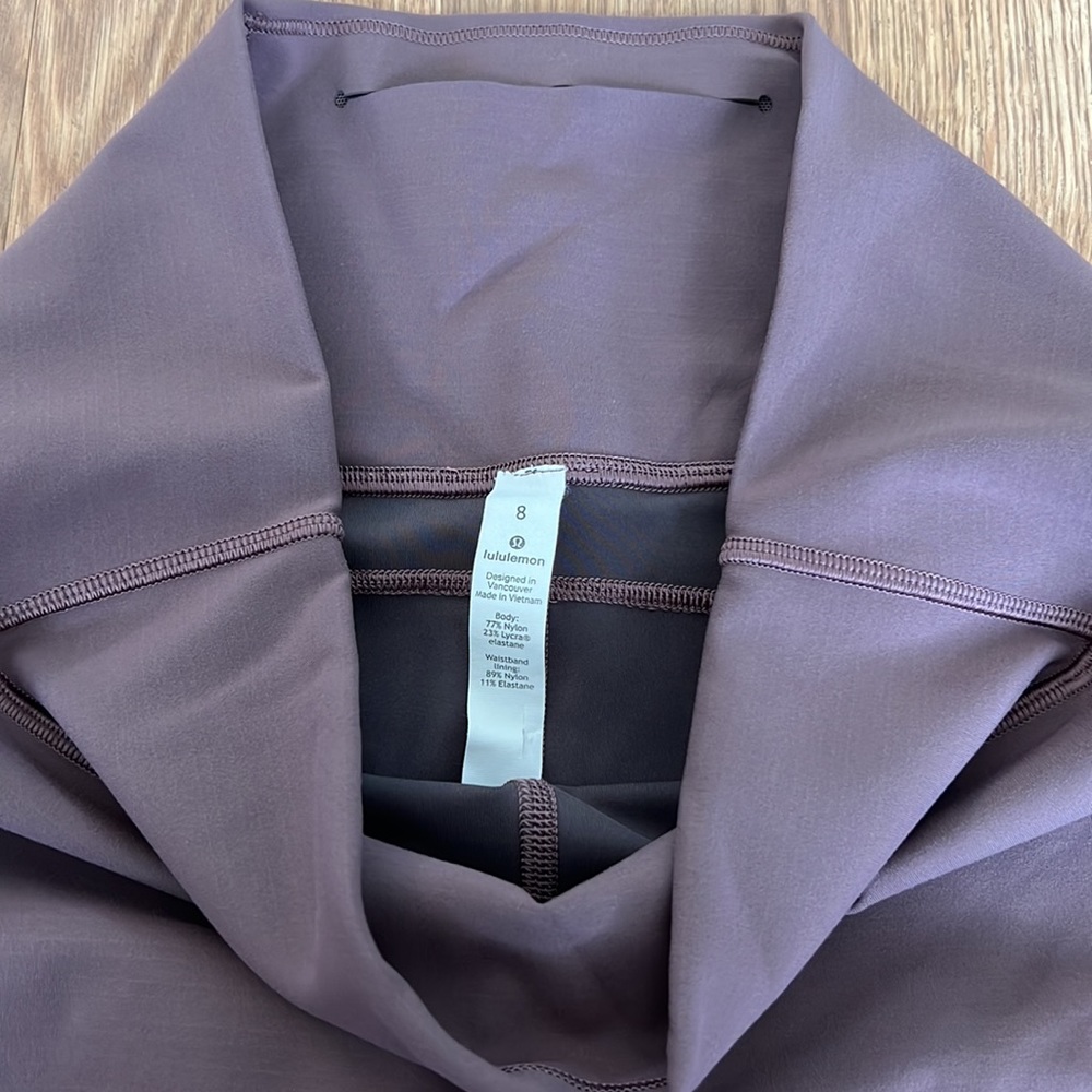 Lululemon in movement arctic plum leggings sz 8 - Picture 3 of 5